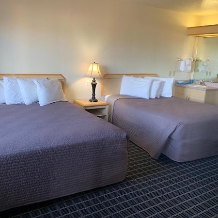 Surfside Resort Рокуэй-Бич Экстерьер фото