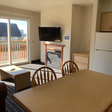 Surfside Resort Рокуэй-Бич Экстерьер фото