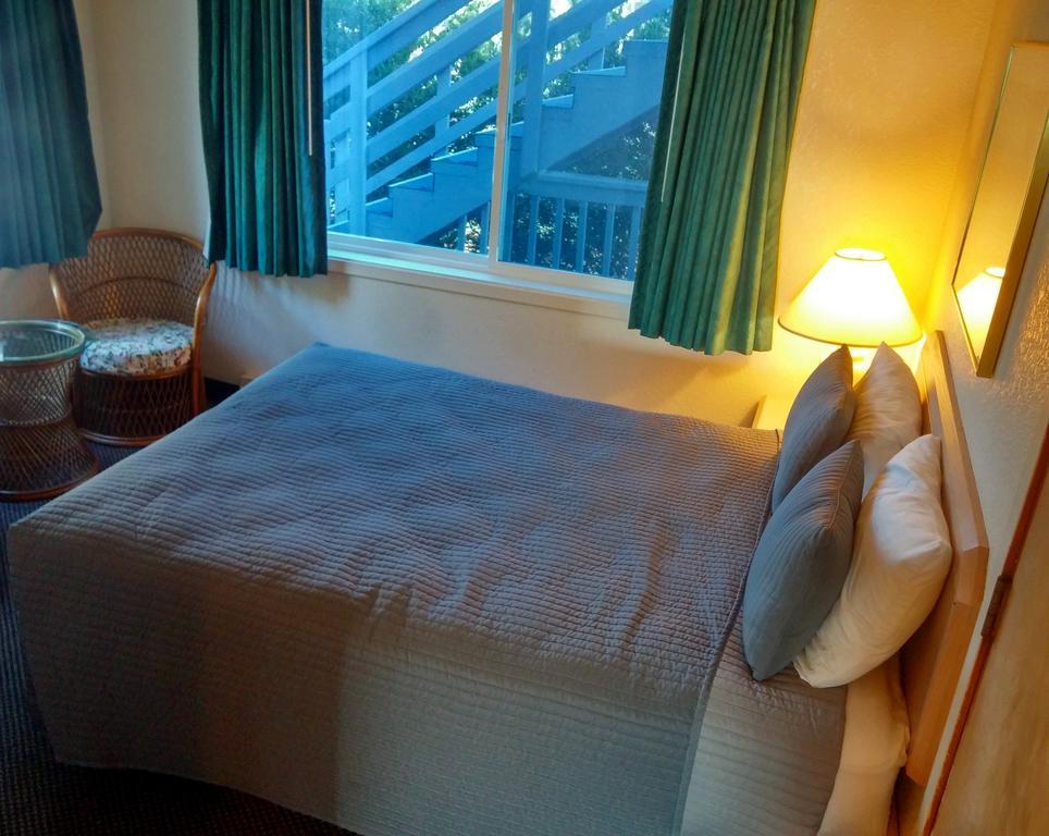 Surfside Resort Рокуэй-Бич Номер фото