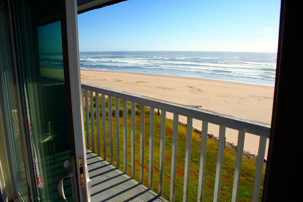Surfside Resort Рокуэй-Бич Экстерьер фото