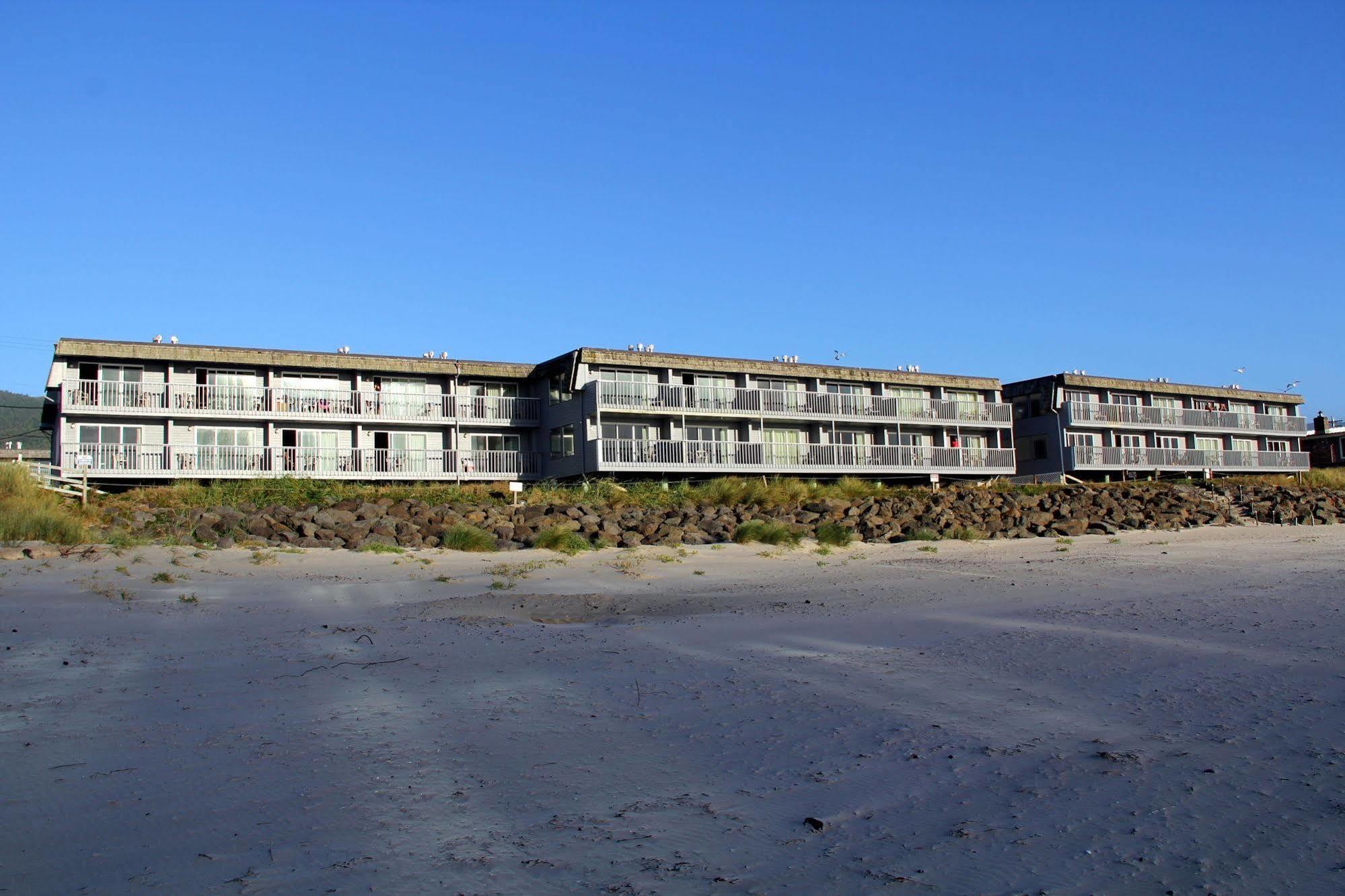 Surfside Resort Рокуэй-Бич Экстерьер фото