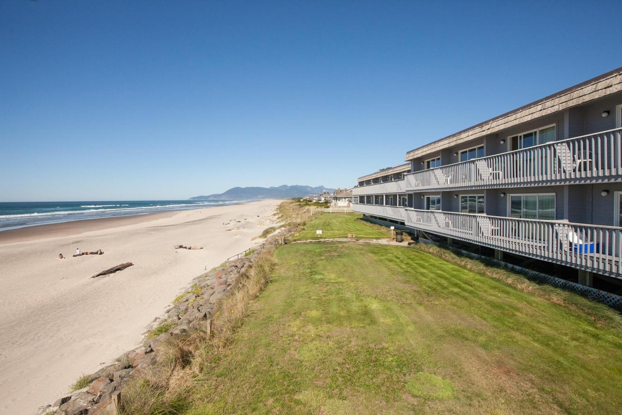 Surfside Resort Рокуэй-Бич Экстерьер фото