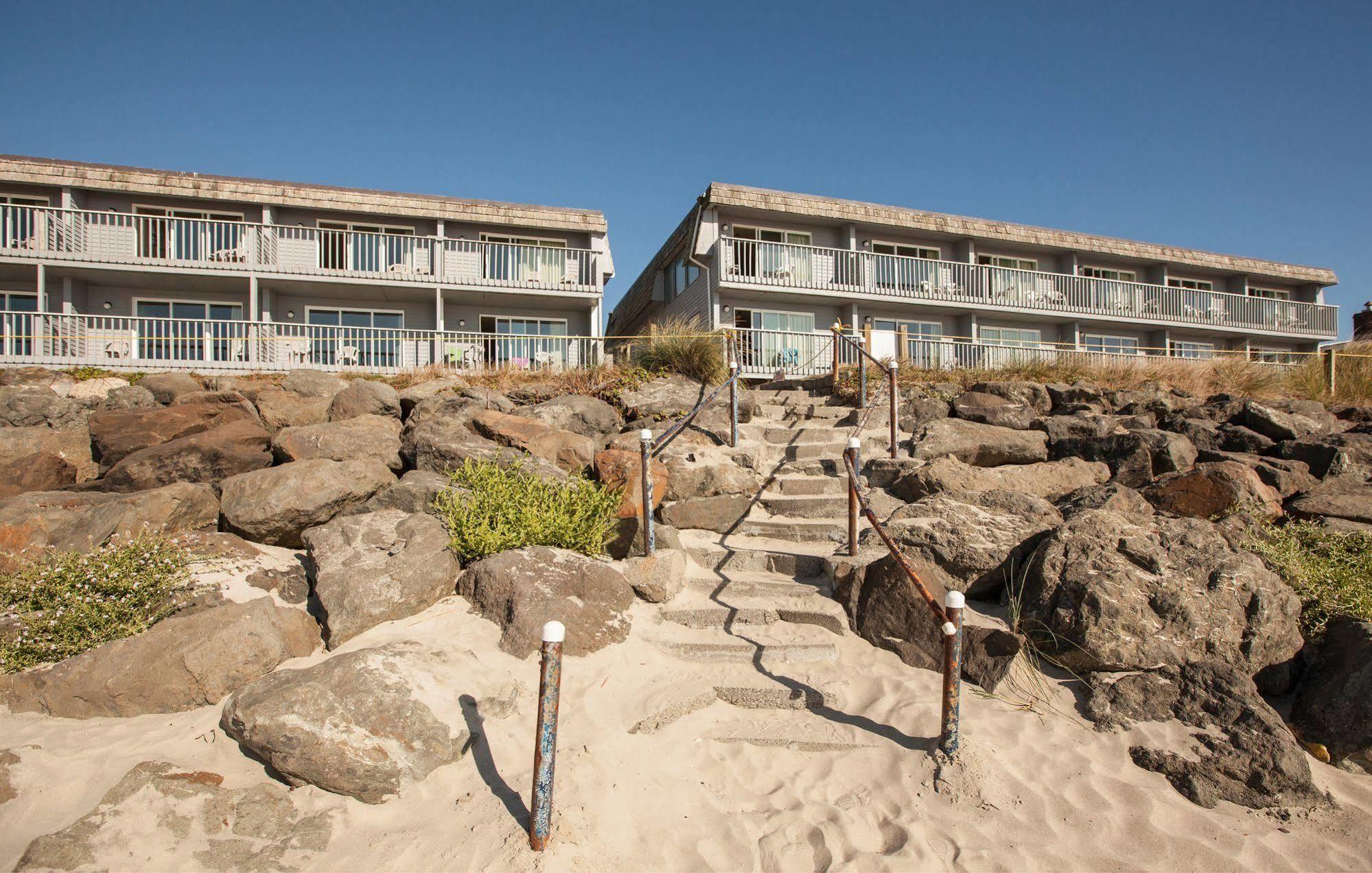 Surfside Resort Рокуэй-Бич Экстерьер фото